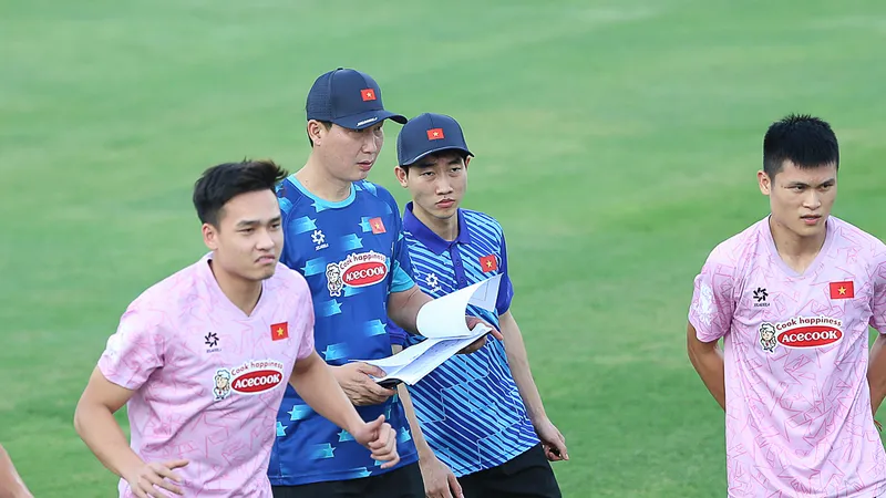 HLV Kim Sang-sik dự kiến sẽ công bố danh sách tập trung đội tuyển trong tuần này