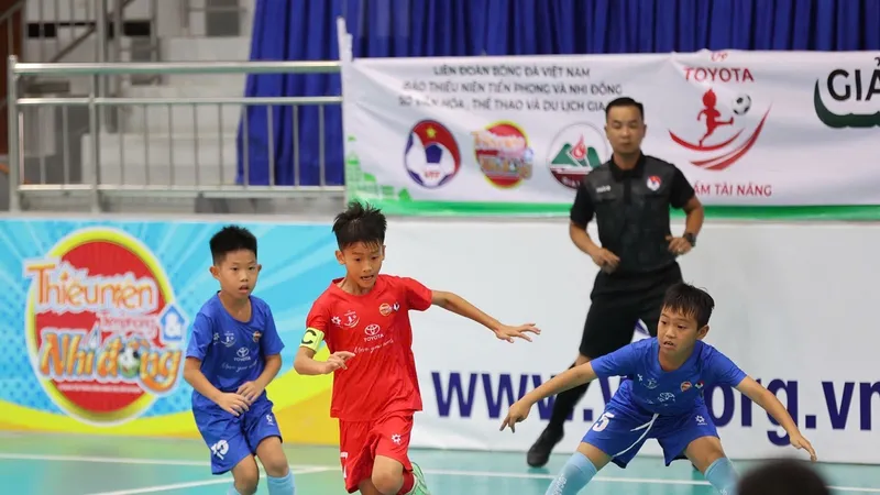 Vòng 1/8 diễn ra sôi nổi với nhiều trận khép lại có tỷ số cao