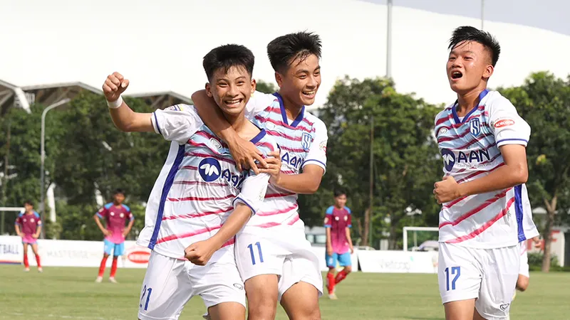 U15 SLNA giành trận thắng thứ 2 liên tiếp để tiếp tục dẫn đầu bảng C