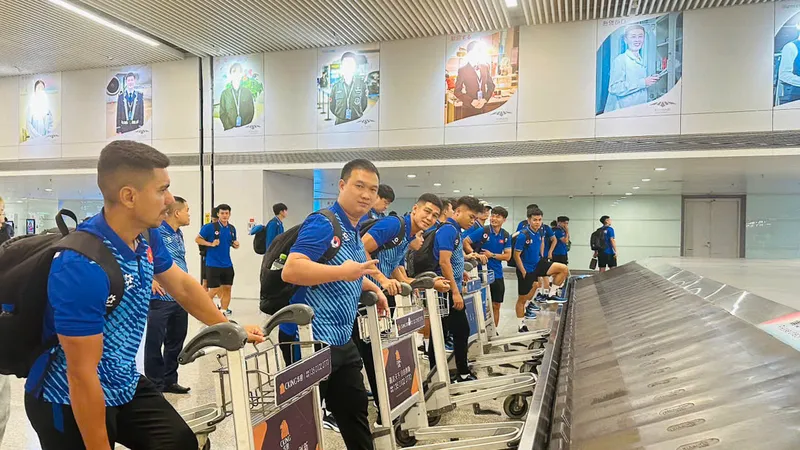 Đội tuyển U22 Việt Nam đến Changsha vào tối 3-9