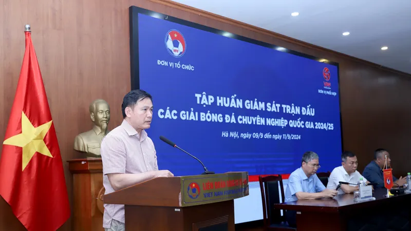 Ông Trần Anh Tú, Phó Chủ tịch VFF, Chủ tịch công ty VPF chia sẻ tại lễ khai mạc