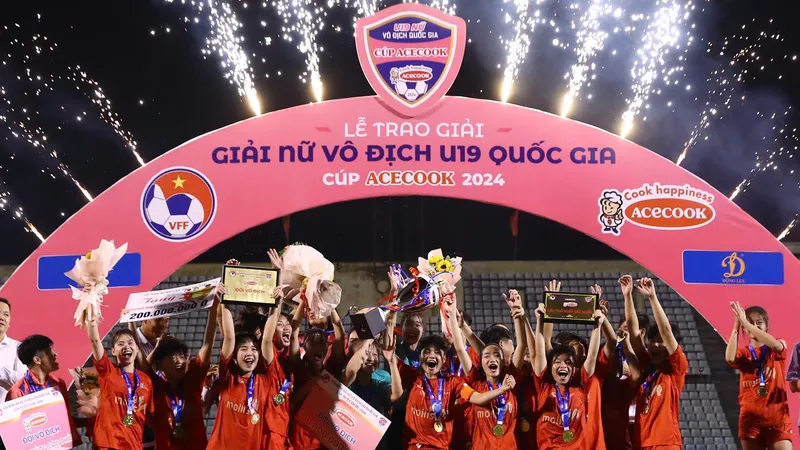 Phong Phú Hà Nam bảo vệ thành công ngôi vô địch
