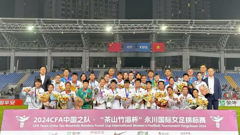 Đội tuyển nữ Việt Nam đứng thứ nhì với 3 điểm sau khi thắng Uzbekistan 2-0 và thua đội chủ nhà Trung Quốc 0-2