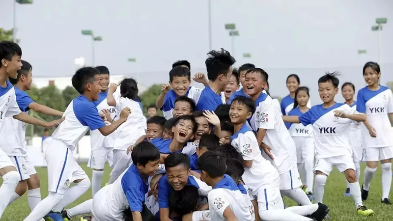 Các em nhỏ sẽ có những trải nghiệm tuyệt vời cùng những HLV đến từ Real Madrid