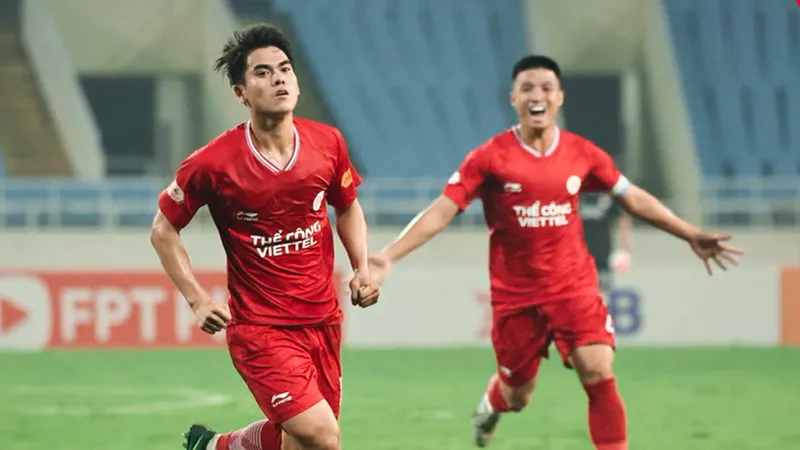 Văn Khang ghi bàn mở tỷ số cho TC Viettel. 