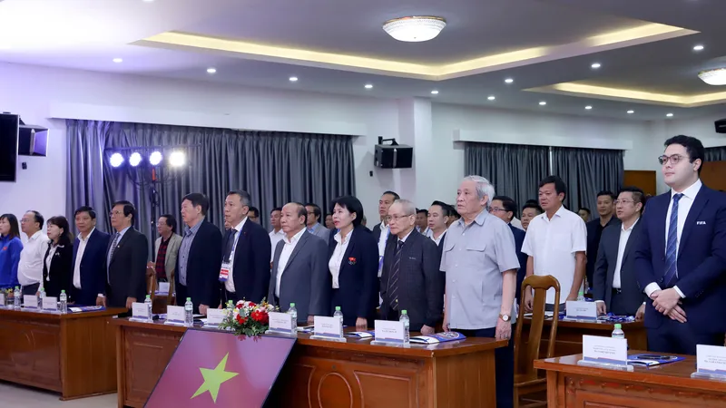 Nhiều lãnh đạo LĐBĐ Việt Nam qua các thời kỳ đến dự Đại hội