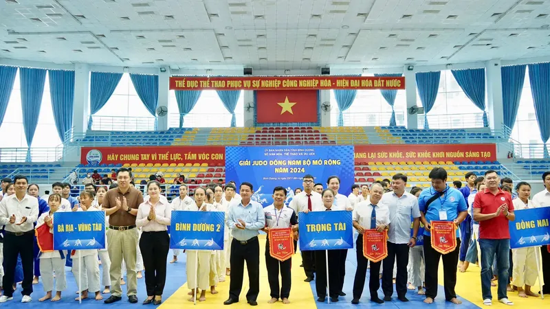 Giải năm nay thu hút hơn 100 vận động viên tham dự