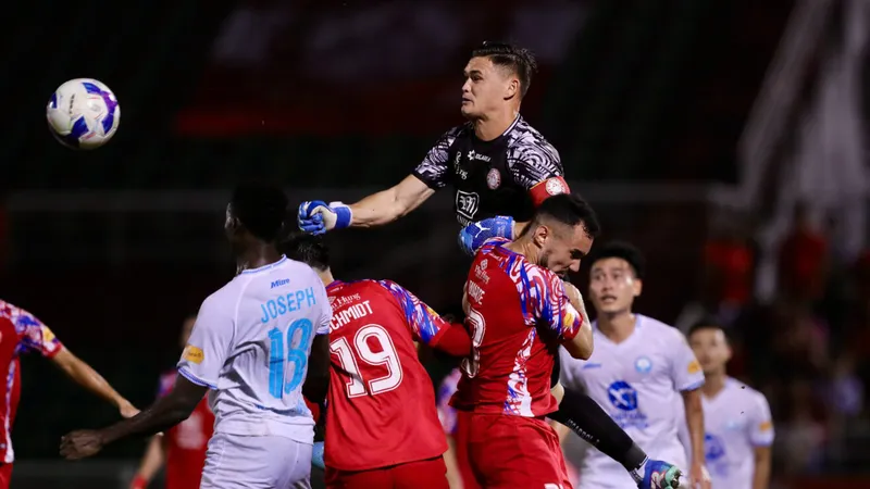 Patrick Lê Giang tiếp tục thăng hoa cùng CLB TPHCM. Ảnh: VPF