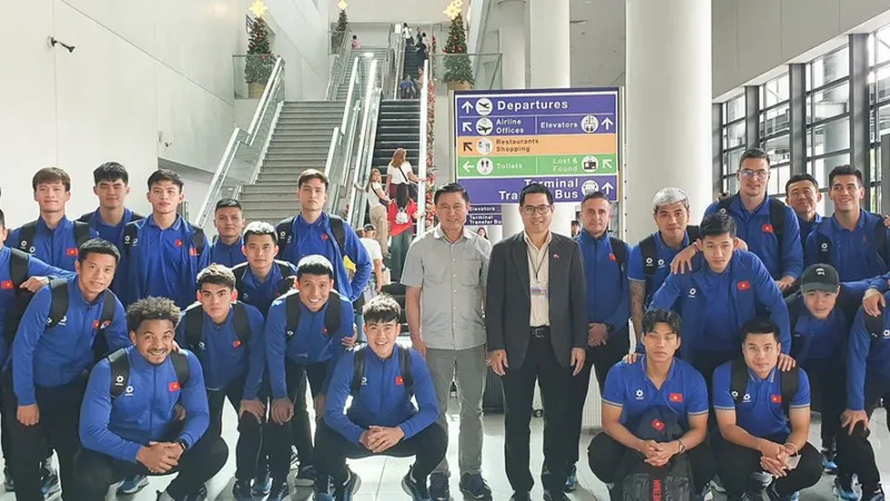 Đội tuyển Việt Nam tại sân bay quốc tế Ninoy Aquino
