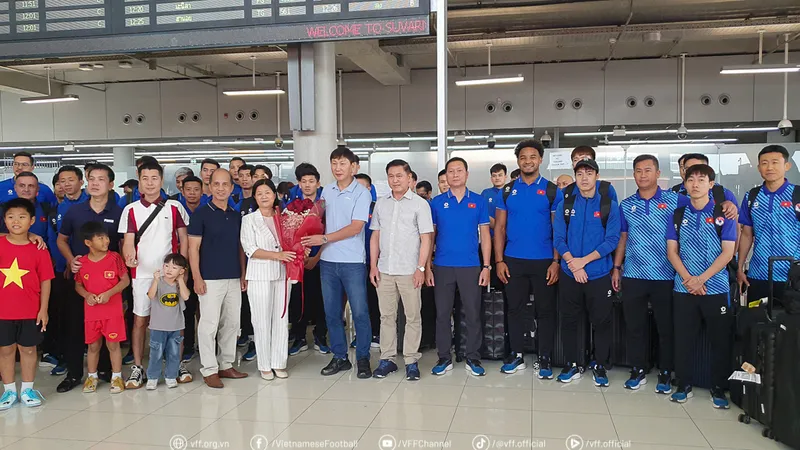 Đội tuyển Việt Nam tại sân bay quốc tế Suvarnabhumi