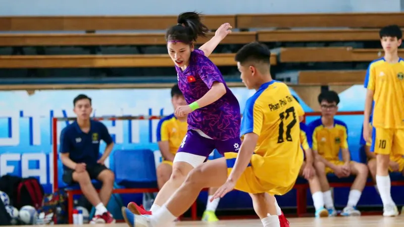 Đội tuyển nữ futal Việt Nam "làm nóng" cho vòng loại giải châu Á 2025 bằng trận hòa 3-3 trước Phạm Phú Thứ FC.