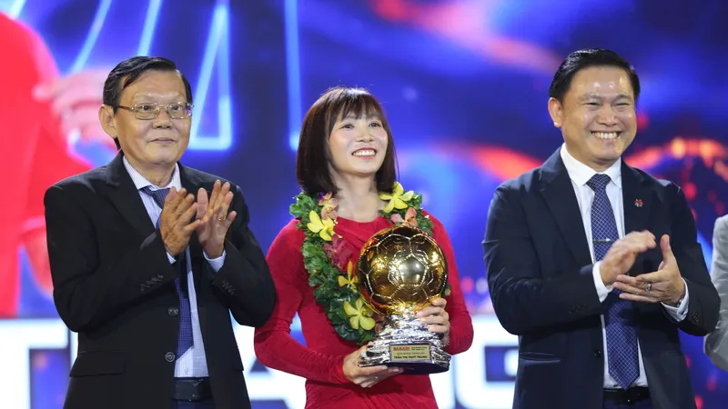 Thuỳ Trang, chủ nhân của Quả bóng vàng nữ 2024. Ảnh: DŨNG PHƯƠNG 
