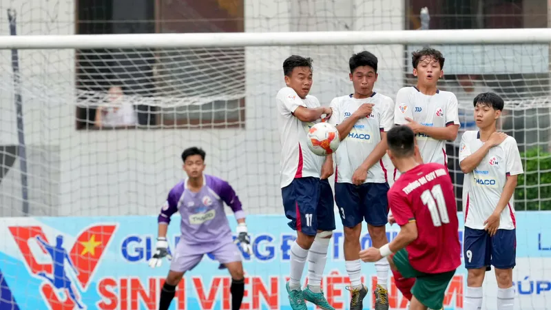 Các trận ở vòng đấu loại trực tiếp diễn ra quyết liệt với màn so tài gay cấn giữa các đội