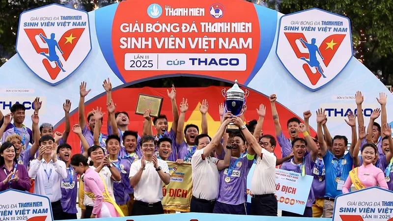 Đội trường ĐH VH-TT-DL Thanh Hóa lần đầu vô địch giải. Ảnh: DŨNG PHƯƠNG