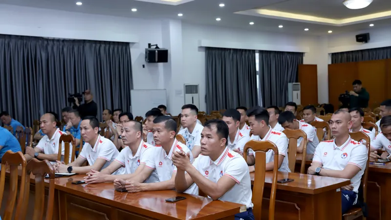 Có 8 giám sát và 53 trọng tài khu vực phía Bắc tham gia chương trình tập huấn giữa mùa giải. 