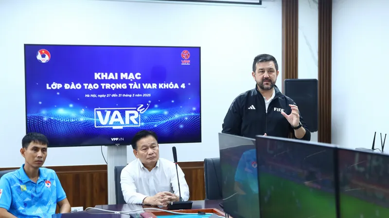 Ông Farkhad Abdullaev – giảng viên FIFA 