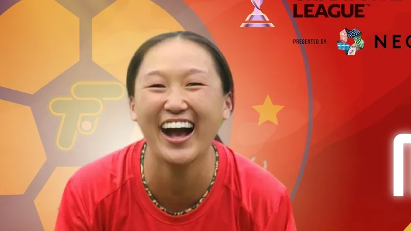Tiền vệ Ashley Tram Anh
