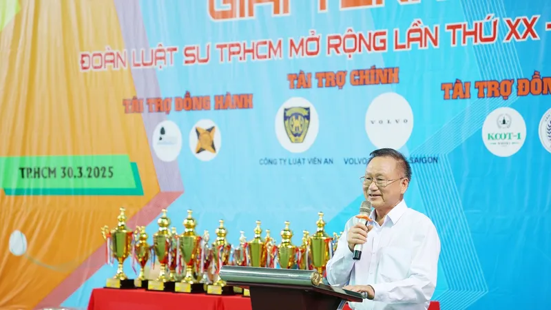 Chủ nhiệm Đoàn Luật sư TPHCM Luật sư Nguyễn Văn Trung phát biểu tại lễ khai mạc