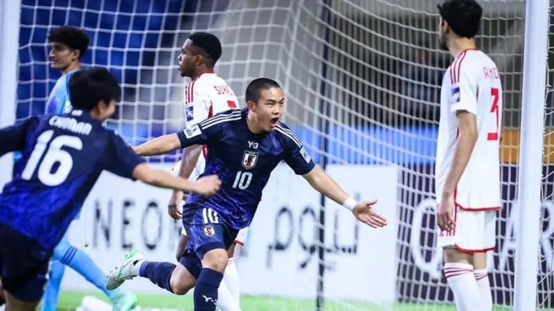 Minato Yoshida ghi 2 bàn vào lưới UAE