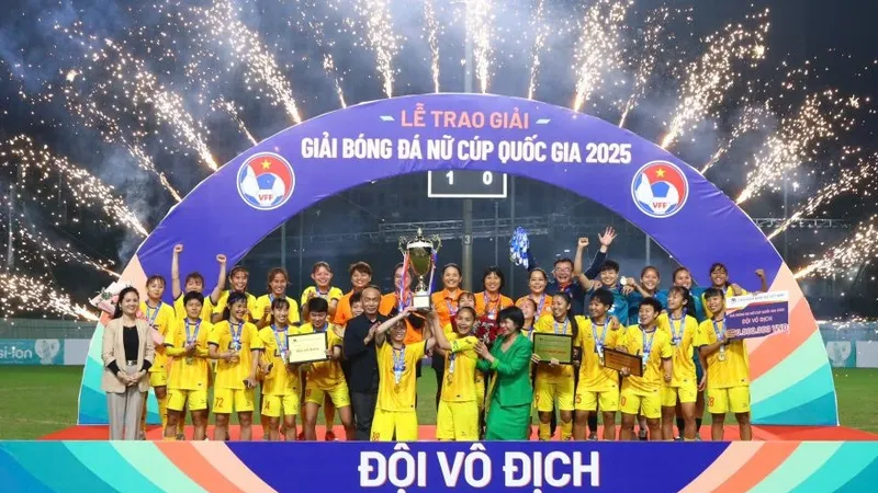 Đội TPHCM tiếp tục khẳng định sức mạnh ở sân chơi trong nước.