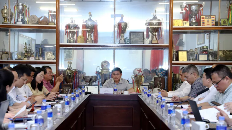 Ban Cấp phép Liên đoàn Bóng đá Việt Nam có buổi họp vào chiều 22-4.
