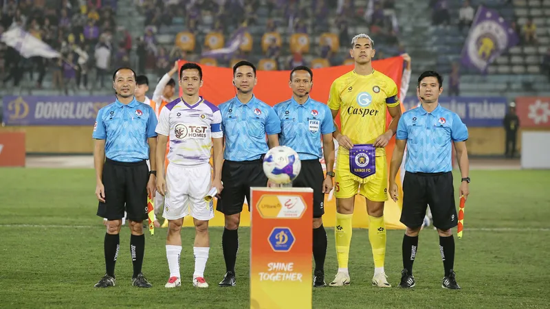 Trọng tài Razlan Joffri Bin Ali đã tham gia điều hành trận Hà Nội FC - Thanh Hóa mới đây.