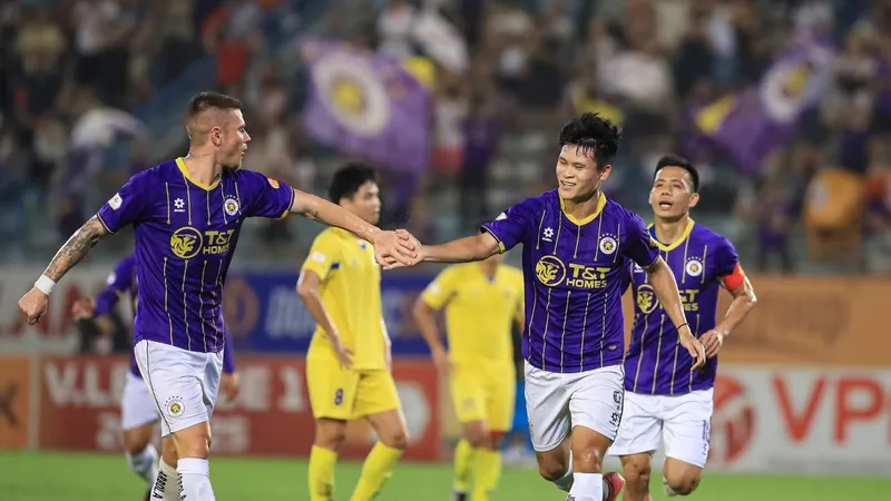 Hà Nội FC là thách thức lớn nhất với ĐKVĐ Nam Định ở giai đoạn cuối mùa