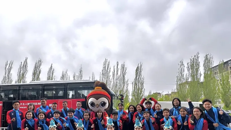 Đội tuyển futsal nữ Việt Nam đến khách sạn Sheraton Hohhot, nơi được BTC bố trí cho 6 đội nghỉ ngơi.