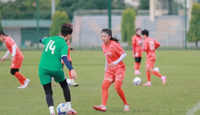 Huỳnh Như lập cú đúp trong trận thắng 3-1 của đội tuyển Việt Nam vào chiều 13-6.