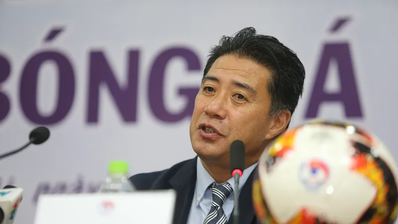 Giám đốc kỹ thuật Adachi sẽ đồng hành cùng HLV Teguramori ở Hà Nội FC từ mùa bóng 2025-2026.