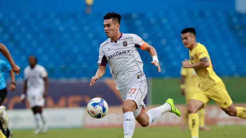 Tiến Linh cán đích V-League 2024-2025 với 14 bàn thắng. Ảnh: DŨNG PHƯƠNG.