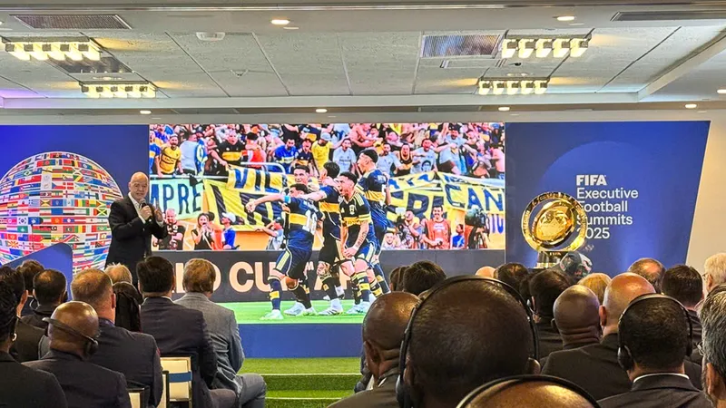Chủ tịch FIFA Gianni Infantino phát biểu tại Hội nghị.