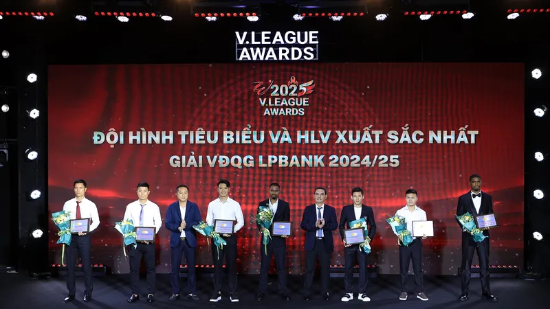 Quang Vinh được chọn vào đội hình tiêu biểu V-League 2024-2025.