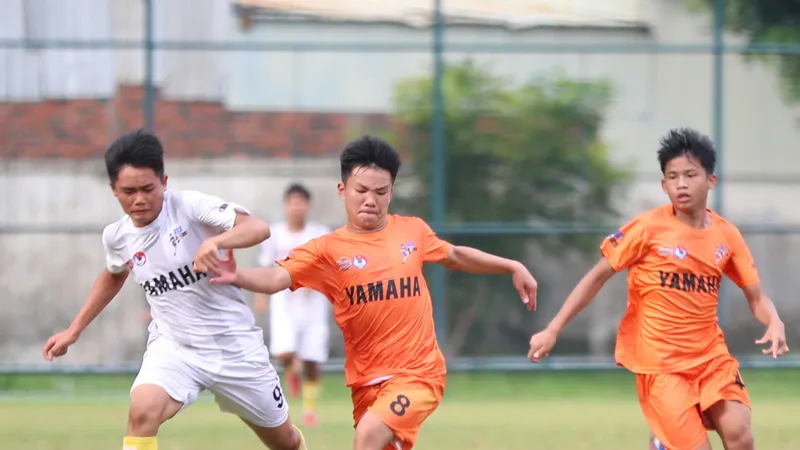 U13 TPHCM (áo trắng) dừng bước trước U13 Đà Nẵng.