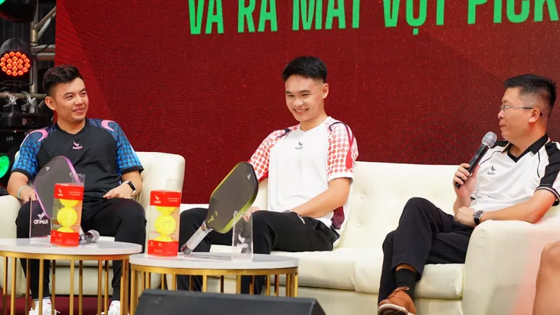 Trịnh Linh Giang trong phần giao lưu tại sự kiện "Chef De Pick"
