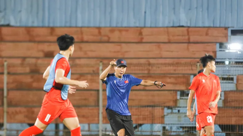 Thầy trò đội tuyển U23 Việt Nam tích cực chuẩn bị cho trận ra quân.