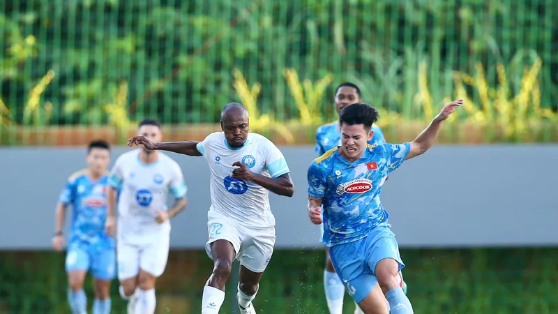 Nam Định có chiến thắng 4-0 trước đội tuyển Việt Nam vào chiều 4-9.