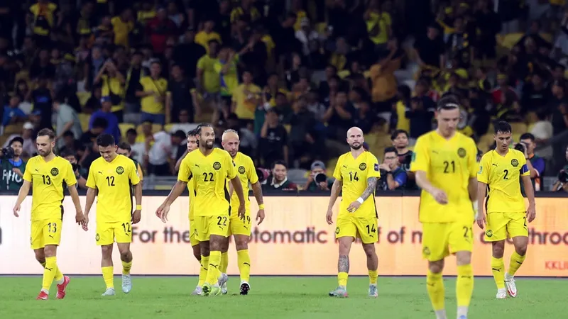 Bóng đá Malaysia rúng động từ quyết định kỷ luật của FIFA.