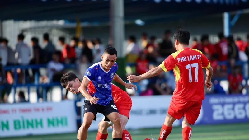 Tham dự giải năm nay có sự góp mặt của 17 đội, tranh tài từ ngày 5-10 đến 9-11.