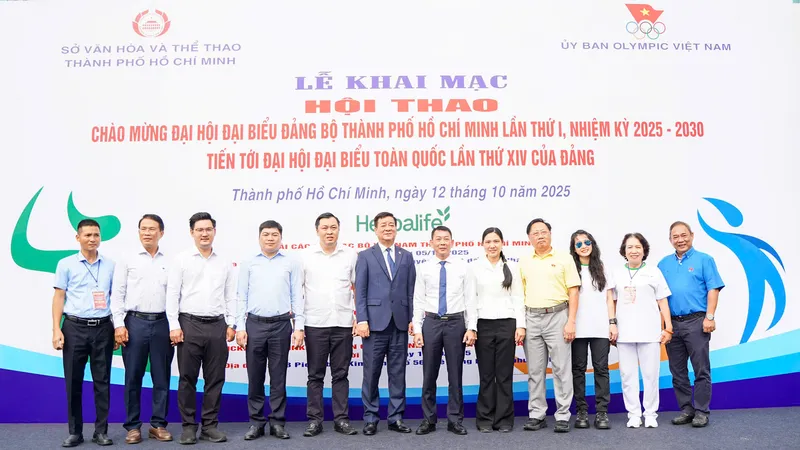 Các đại biểu trung ương và TPHCM đến tham dự Hội thao chào mừng Đại hội đại biểu Đảng bộ TPHCM lần thứ I, nhiệm kỳ 2025-2030