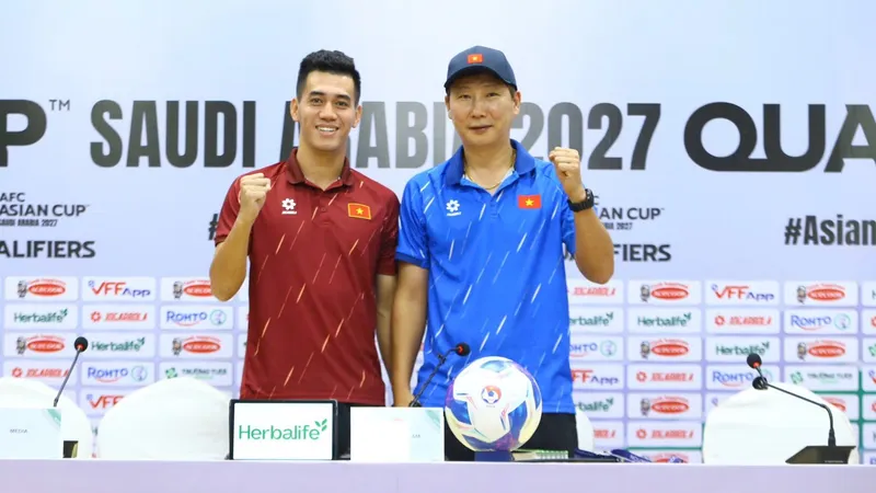 Thầy trò đội tuyển Việt Nam hạ quyết tâm trước trận gặp Nepal vào tối 14-10.
