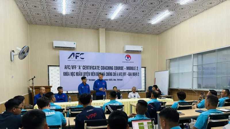 Một khóa đào tạo HLV AFC/VFF được tổ chức tại Việt Nam.