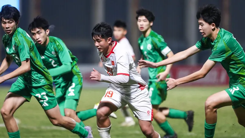 U17 Việt Nam tiếp tục thể hiện phong độ ấn tượng qua chiến thắng 4-0 trước Ma Cao (TQ).