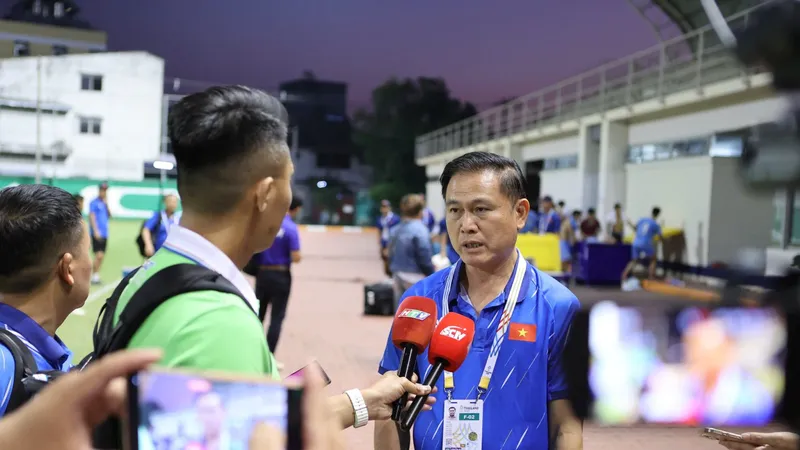 Ông Trần Anh Tú chia sẻ cùng giới truyền thông vào chiều 1-12.