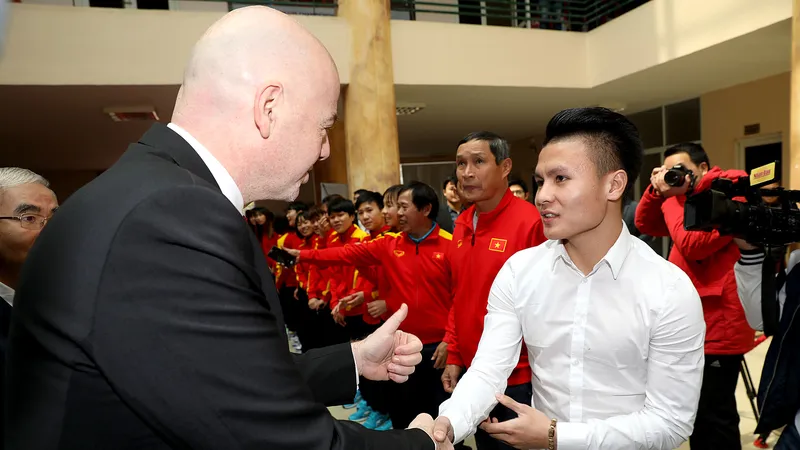 Ông Gianni Infantino trong lần sang thăm VFF và các đội tuyển Việt Nam.