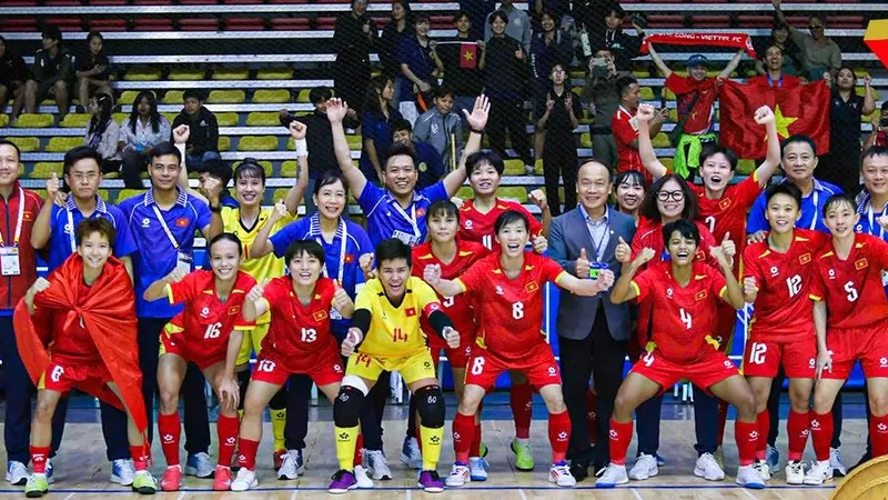 Đội tuyển futsal nữ Việt Nam với tấm HCV đầu tiên trong lịch sử các kỳ tham dự SEA Games.