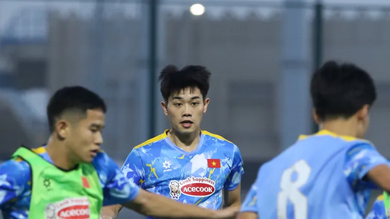 U23 Việt Nam trên sân tập vào tối 2-1.