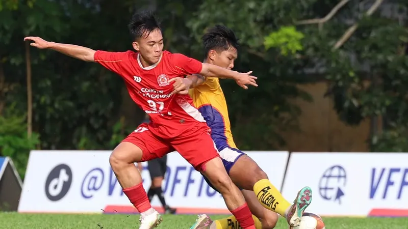 U19 Công an TPHCM (áo đỏ) sớm giành vé vào VCK. Ảnh: Công an TPHCM FC