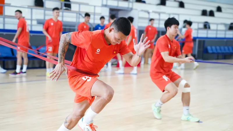 Thái Huy cùng các đồng đội tích cực tập luyện hướng đến VCK futsal châu Á 2026.