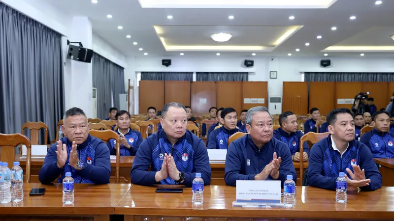 Các Giám sát trọng tài tham dự khóa tập huấn